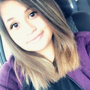 Meet your Posher, Dominique